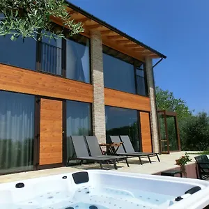 https://chalet-dolce-colle.hotelinveneto.com